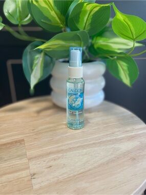Calgon Cool Sunshine Light Blue Body Mist - Hydrating Women's Moisturizer Spray